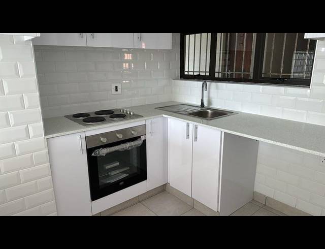 2 BEDROOM APARTMENT FOR SALE IN UMHLANGA ROCKS